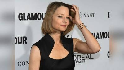 La actriz y directora visitó la isla en compañía de su esposa e hijos.