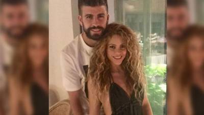 La cantante Shakira con su pareja, Gerard Piqué. Foto redes.