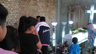 Los familiares del jovencito piden a las autoridades hagan justicia. Foto La Razón de Bolivia.