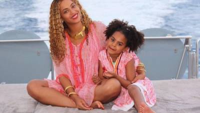 Beyoncé y su hija mayor, Blue Ivy. Foto beyonce.com