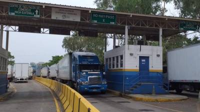 Ingreso de transporte de carga desde la frontera con Guatemala.