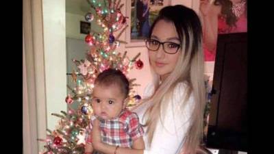 La progreseña Lizzy junto con su bebé Aidan de solo cinco meses.