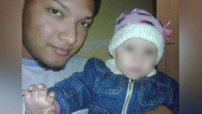 El joven Cristopher Espinoza deja una niña. Sus parientes lamentan su asesinato.