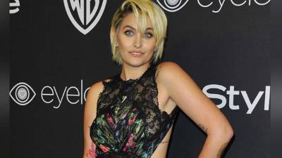 Paris es parte de la agencia IMG Models, la misma agencia de modelos como Kaia Gerber, Gigi y Bella Hadid.