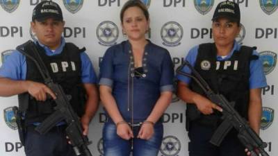 Mujer detenida por presunta estafa en el occidente de Honduras.