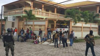 Varias personas que viajaría a EUA como indocumentados se quedaron varados en Copán.