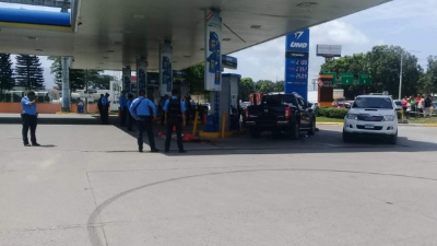 Los dos hombres murieron de inmediato tras recibir varios disparos.