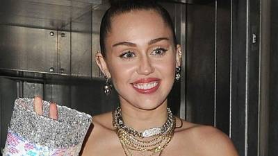 Miley Cyrus estaba entre los artistas que se presentaría para celebrar el 50 aniversario de Woodstock.