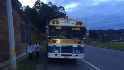 Dentro de este bus estaban las tres mujeres asesinadas. Hasta el momento se desconoce el nombre de las víctimas.
