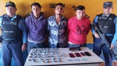 Los tres hombres fueron arrestados por la Policía Nacional en el barrio El Centro.