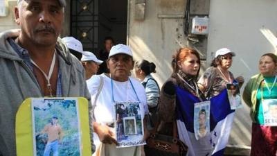 Los familiares de los migrantes buscan desesperadamente a sus parientes que viajaron hacia EUA pero que se perdieron junto con sus sueños.