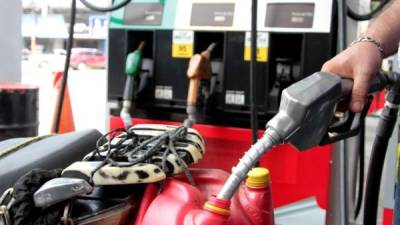 El mes de diciembre 2020 y enero 2021 siguen sin conocer las rebajas de precios para los combustibles.