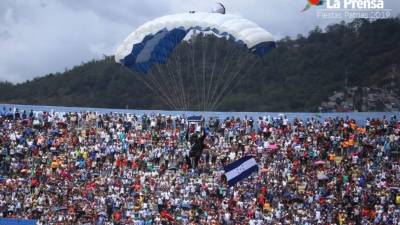 El teniente José Antonio Mejía López fue el único hondureño que hizo un descenso perfecto.