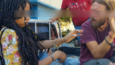 Momentos en que los extranjeros eran detenidos.