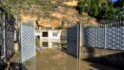 La casa de la familia fue arrasada por el agua.