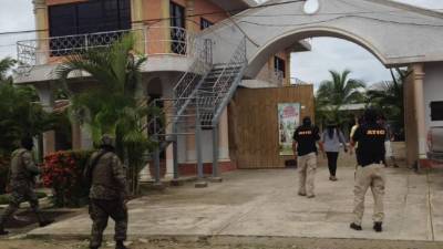 El hotel y una empresa productora de aceite son prte de las empresas aseguradas ayer en zonas de Tocoa, Colón.