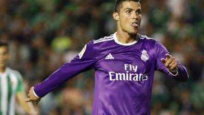 CR7 se marcó un gol.