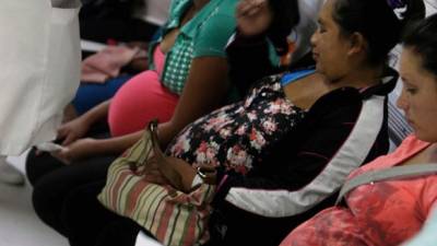Las mujeres en estado de embarazo no deben, bajo ningún motivo, faltar a sus controles prenatales.