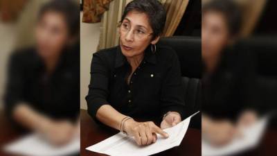 La abogada Maribel Espinoza analizó la situación del Colegio de Abogados.