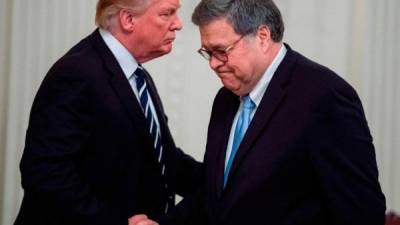 El presidente Donald Trump y el Fiscal General de Estados Unidos, William Barr.