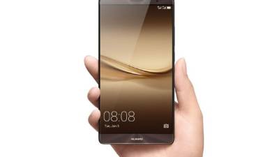 Cámara de 8 MP frontal con algoritmo de belleza.