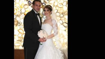 Dennis Aaron Molina Bahaia y Lidia Alejandra Diek Romero celebraron su memorable enlace después de cuatro años de lindo noviazgo.