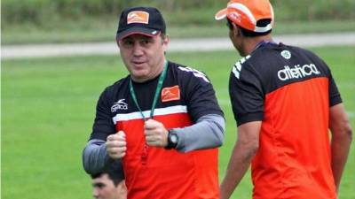 El ecuatoriano Alex Aguinaga se ha puesto como principal objetivo ascender a la Liga MX; ve el torneo de Copa como una opción para foguear a su plantel.