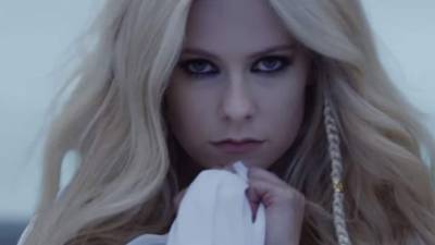 Avril Lavigne.