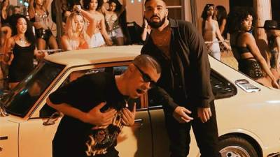 Bad Bunny y Drake (d) colaboran por primera vez con la canción 'Mía'.