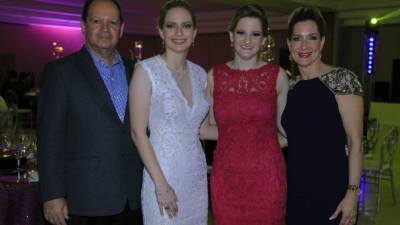 Abraham, Nathalie, Melissa y María Alicia Wolozny.