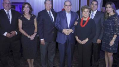 Ed Camero, Diana Larach, Manny López, Jorge, Lily, Mario Alberto y Leyla Faraj.