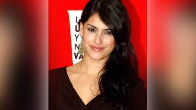 La actriz mexicana Liz Gallardo sufrió graves consecuencias en el rostro después de someterse a un tratamiento de belleza.