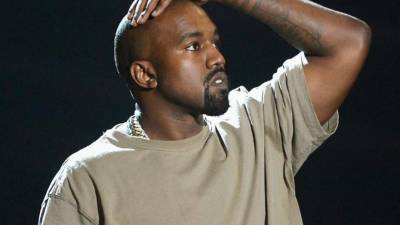 West usó una pared como un urinario improvisado.// Foto redes.