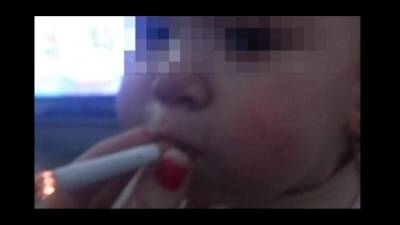 La fotografía de la menor fumando ha causado malestar entre los usuarios de Instagram.