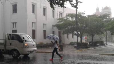 Las autoridades de Copeco indican a la población a a estar atenta ante las constantes lluvias.