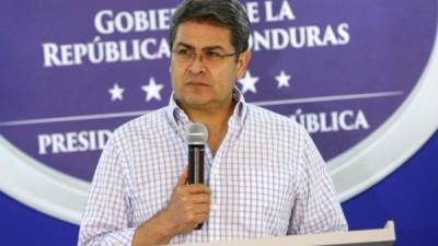 El presidente Juan Orlando Hernández en comparecencia ayer desde Casa de Gobierno.