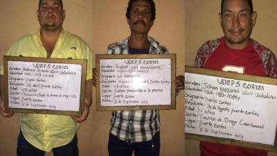 Imagen de los tres sujetos detenidos para investigación en Puerto Cortés.