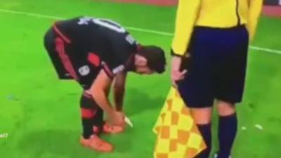 El jugador turco siguió la jugada después de ser insultado.
