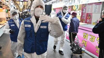 Al remitir la epidemia, muchas provincias chinas comenzaron a levantar parcialmente las medidas de emergencia.