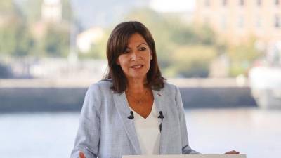 La alcaldesa de París, miembro del Partido Socialista Francés (Parti Socialiste - PS), Anne Hidalgo, habla en Rouen, en el oeste de Francia.
