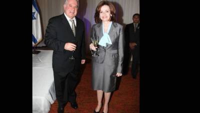 El embajador israelí Moshé Bachar con María del Carmen Nasser presidieron la esperada celebración.