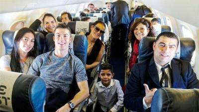 La imagen que compartió la madre de CR7 en el que se le ve al crack luso al lado de su novia, madre y dos hermanas.