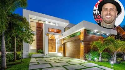 El cantante compró una mansión en Palm Island en Miami Beach por $3.4 millones que cuenta con todos los lujos necesarios para una estrella.