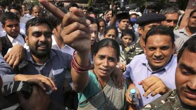 Este caso levantó una intensa emoción en la sociedad india y sacó a la luz la violencia cometida contra las mujeres en este país.