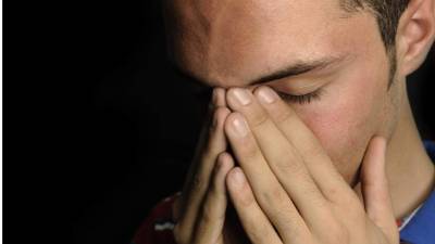 'Creo que antes de pretender tener una relación comprometida tienes que aprender a comprometerte y a soltar tu pasado', le aconseja la Tía Remedios.