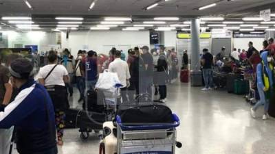 Los marinos llegaron el jueves a San Pedro Sula procedentes de Brasil.