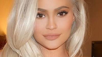 Tras varios meses sin alterar su look Kylie parece haber vuelto a las andadas.// Foto Instagram.