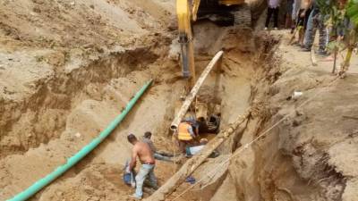 Tres heridos dejó un alud de tierra esta tarde en Choloma y que casi provoca una tragedia.