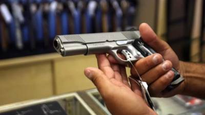 Una arma podría ser la defensa de cada maestro ante cualquier atentado en las escuelas.