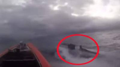 En el video se muestra la astucia de la Guardia Costera para detener el narcosubmarino.